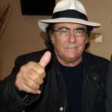 Al Bano (1984) - L�amore e la fiducia nel domani di �Ci sar�� valgono la vittoria nel 1984 ad Al Bano e Romina Power. Al Bano, originario di Cellino San Marco in provincia di Brindisi, � ancora oggi sulla cresta dell�onda grazie alla sua inconfondibile e potente voce (foto di Ja Fryta)